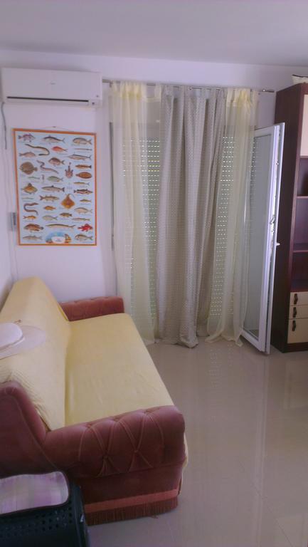Apartment Feliks Mandre Habitación foto